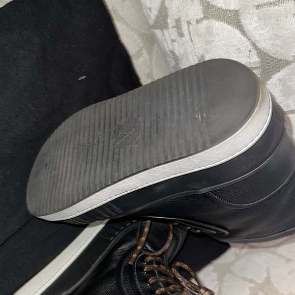 Louis Vuitton boots - Picture 9 of 9